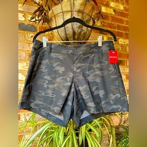 Spanx NWT black camo Sunshine Shorts size medium
